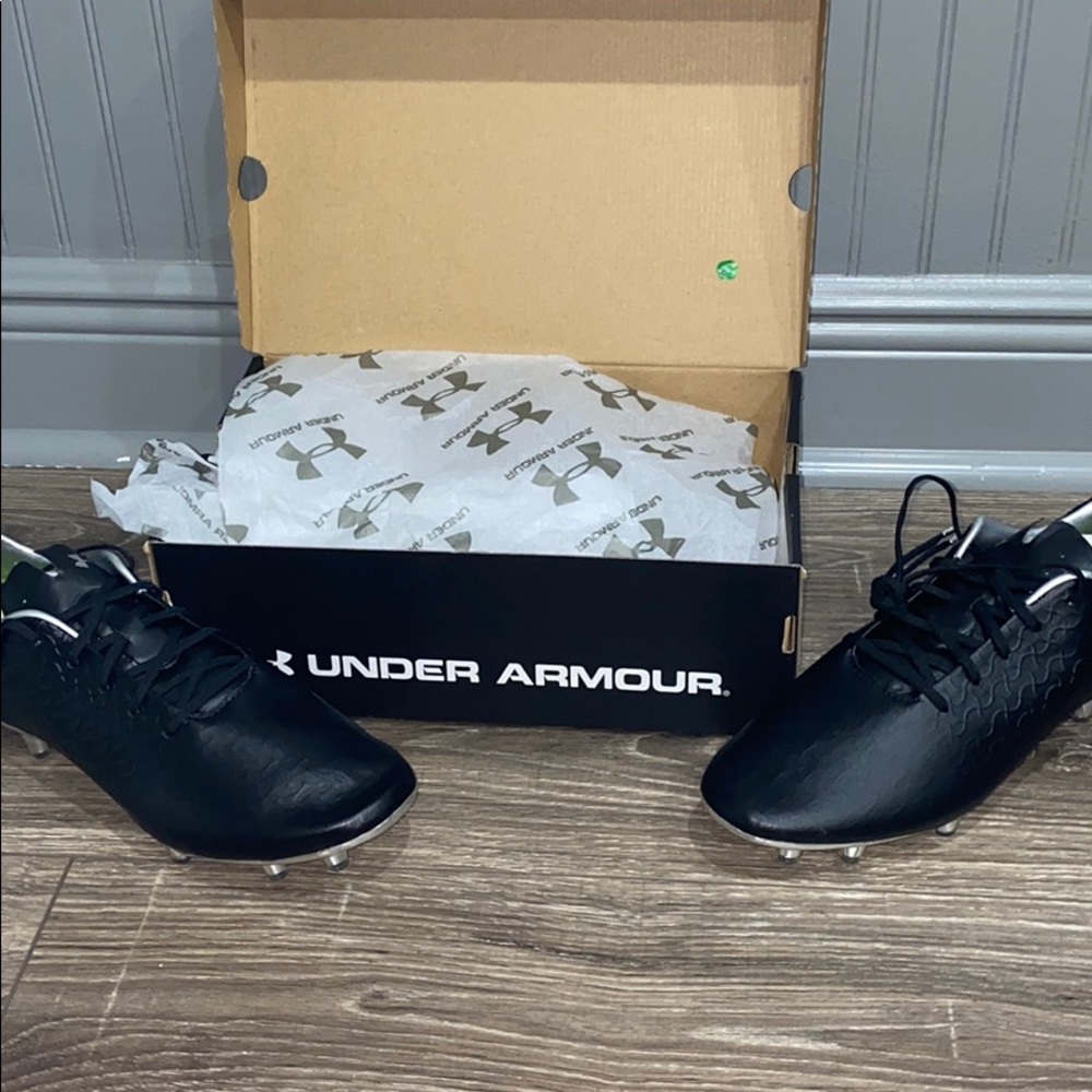 New under armor soccer cleats